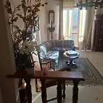 Iolly's House شقة *
