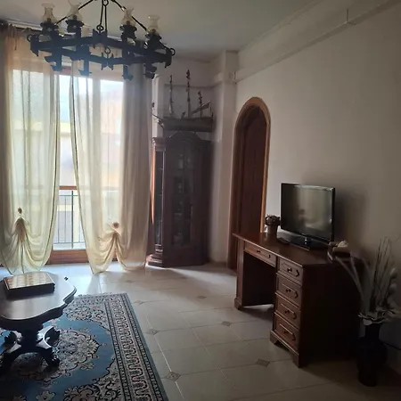 Iolly's House *